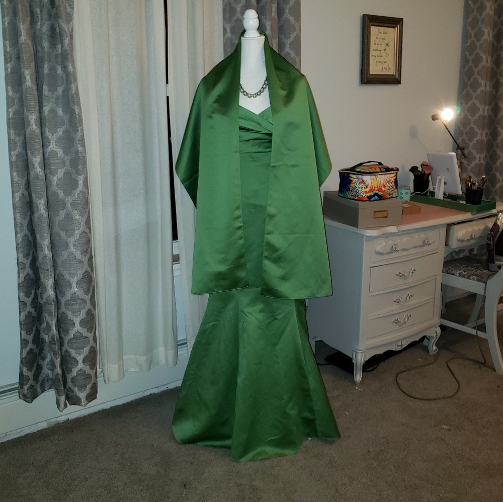 Green Floor Length Gown With Matching Wrap - image 3
